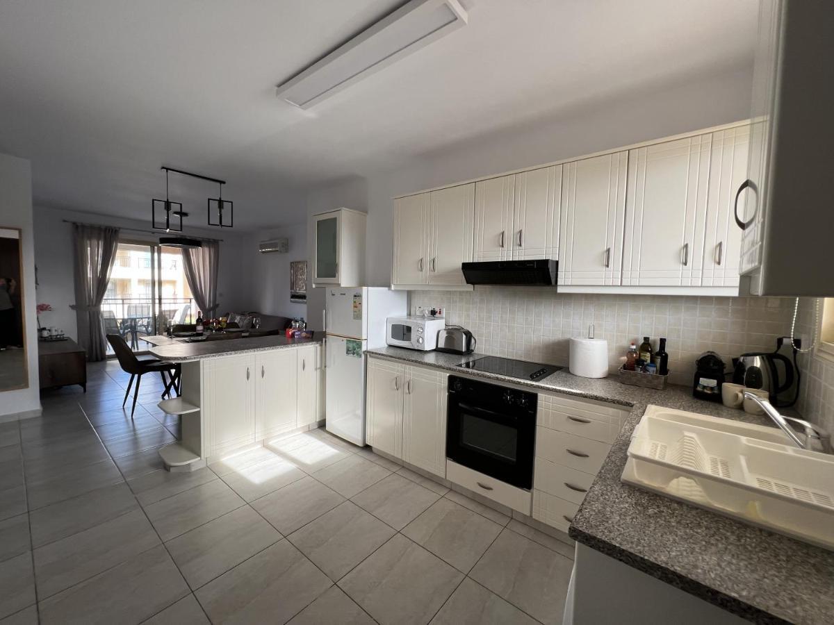 Royal-Seacrest Paphos-Center Vip Apartamento Exterior foto