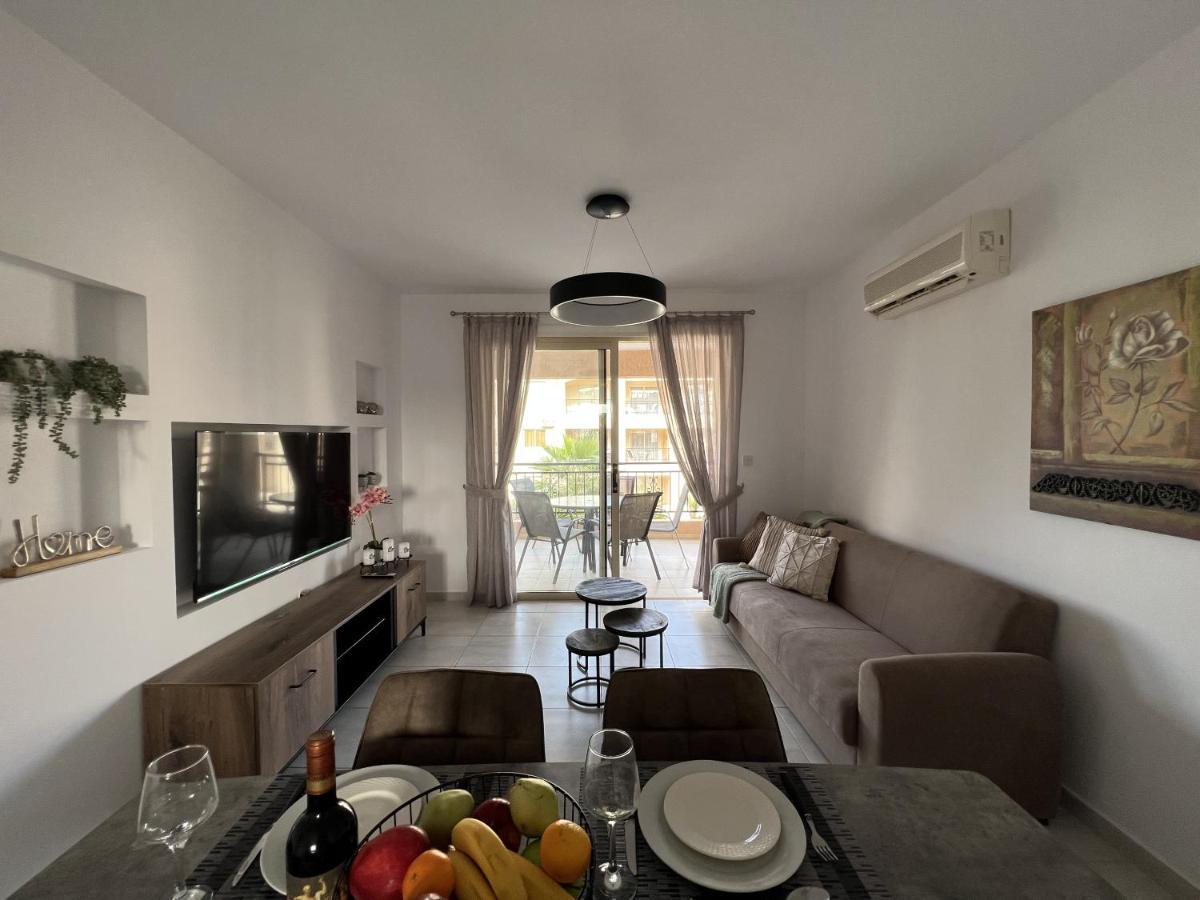 Royal-Seacrest Paphos-Center Vip Apartamento Exterior foto