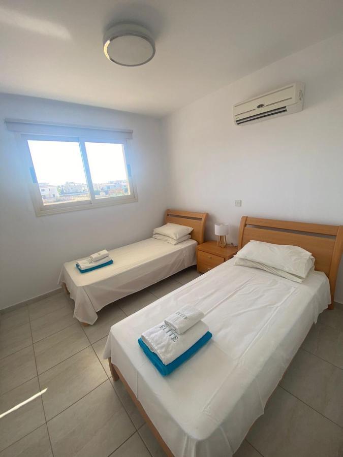 Royal-Seacrest Paphos-Center Vip Apartamento Exterior foto