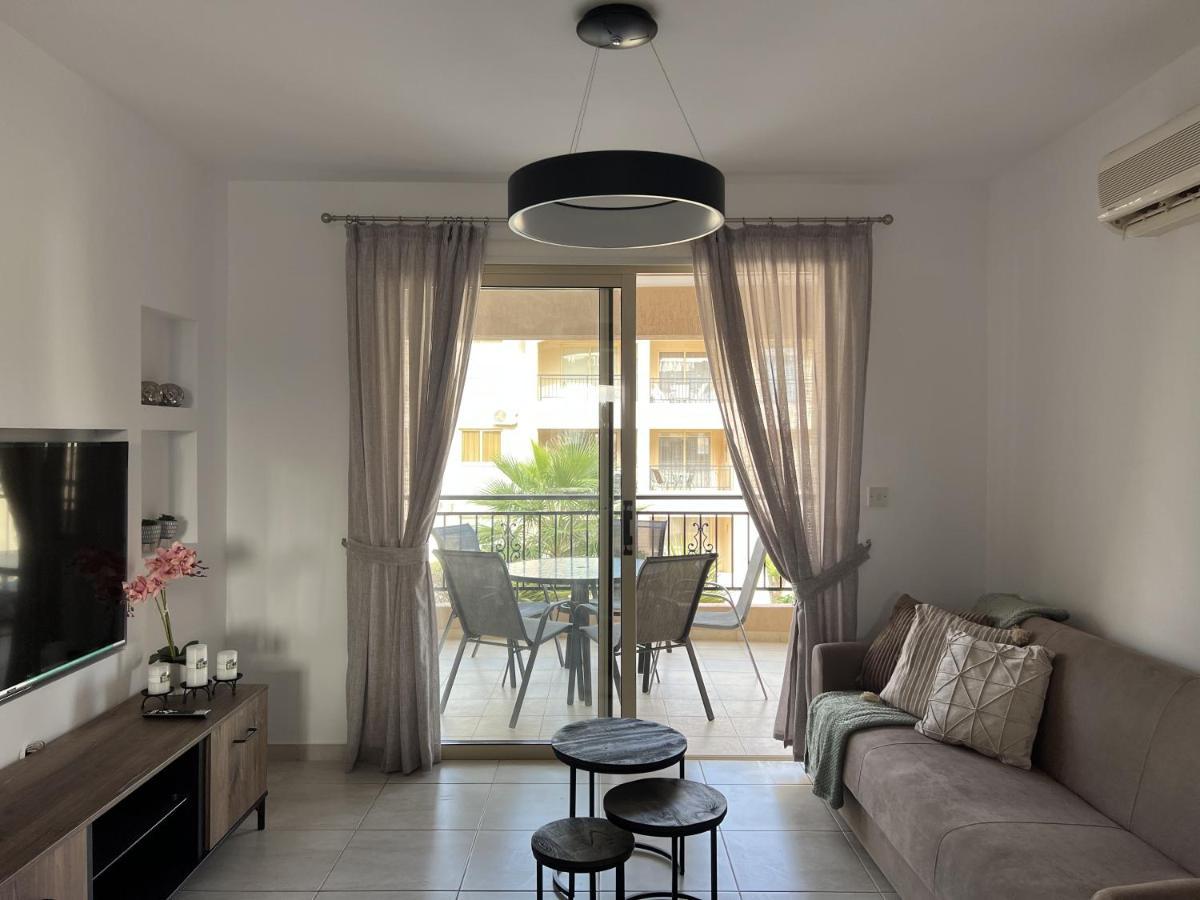 Royal-Seacrest Paphos-Center Vip Apartamento Exterior foto